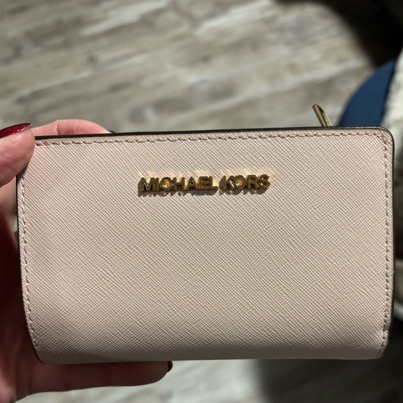 Michael Kors blush pink leather wallet - Picture 1 of 4